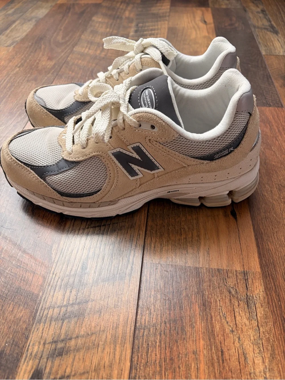 New Balance 2002r Sneakers